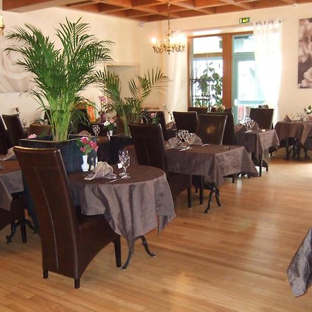 Logis L'Ecu De France Hotel Mauriac  Luaran gambar