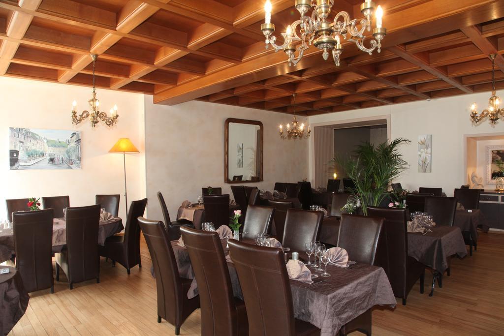 Logis L'Ecu De France Hotel Mauriac  Luaran gambar