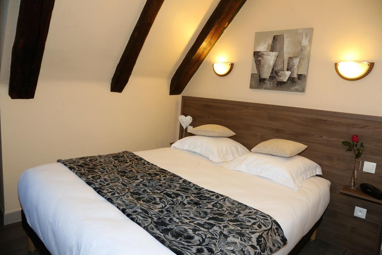 Logis L'Ecu De France Hotel Mauriac  Luaran gambar