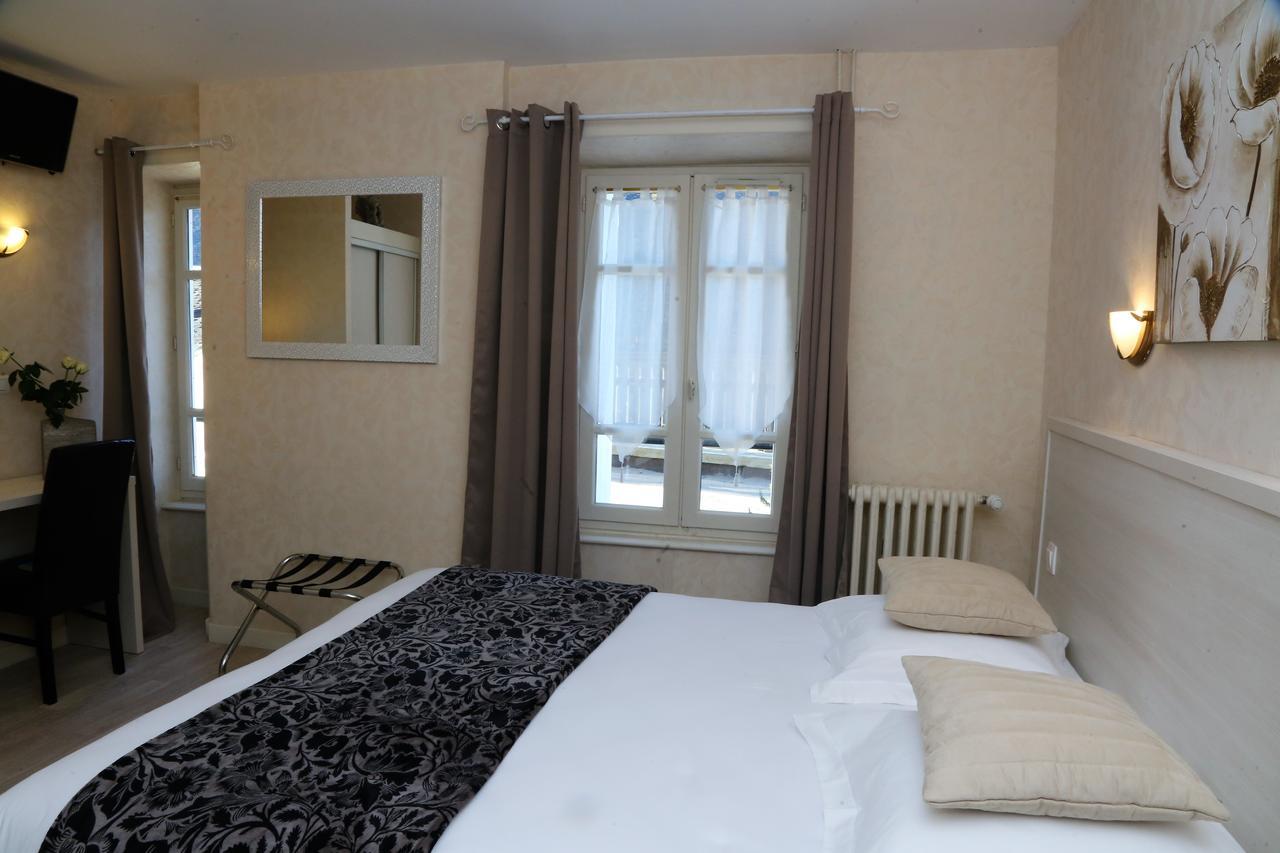 Logis L'Ecu De France Hotel Mauriac  Luaran gambar