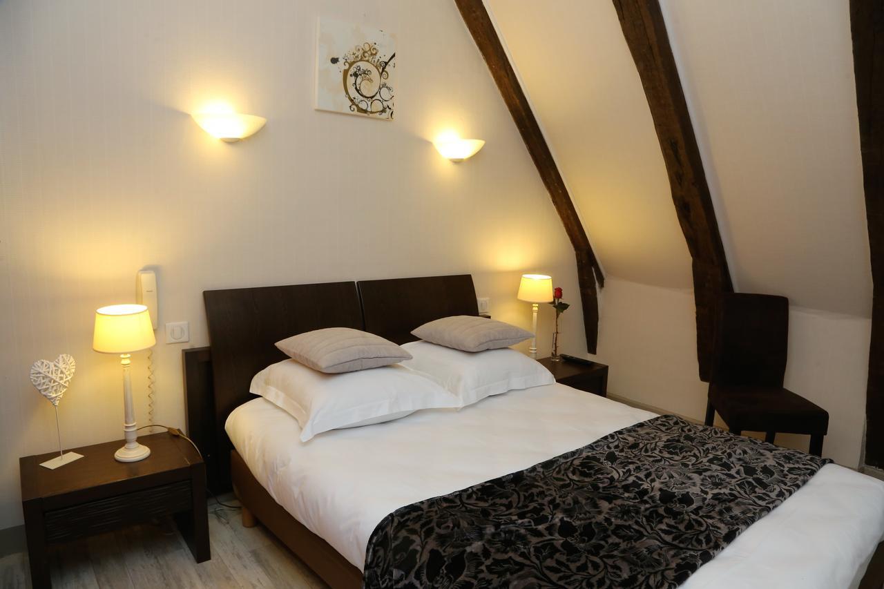 Logis L'Ecu De France Hotel Mauriac  Luaran gambar