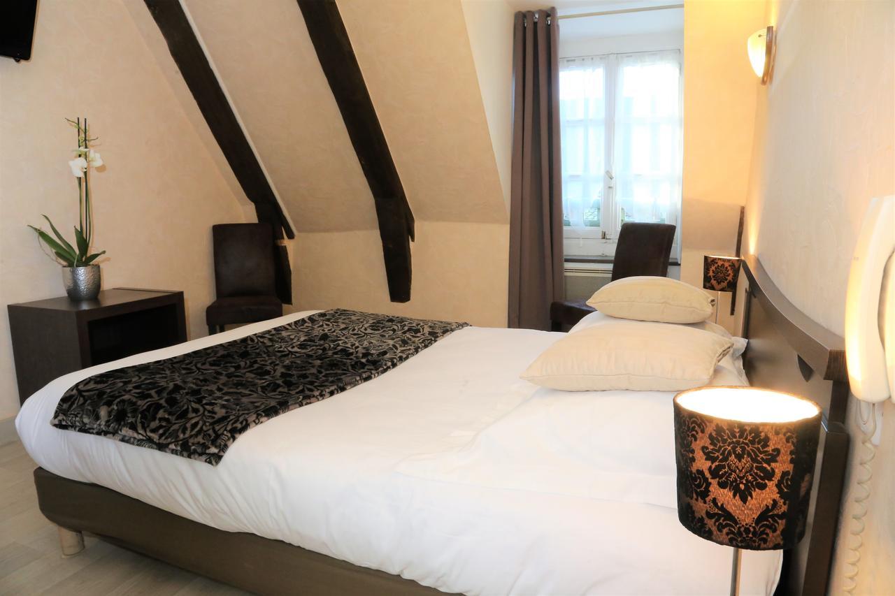 Logis L'Ecu De France Hotel Mauriac  Luaran gambar