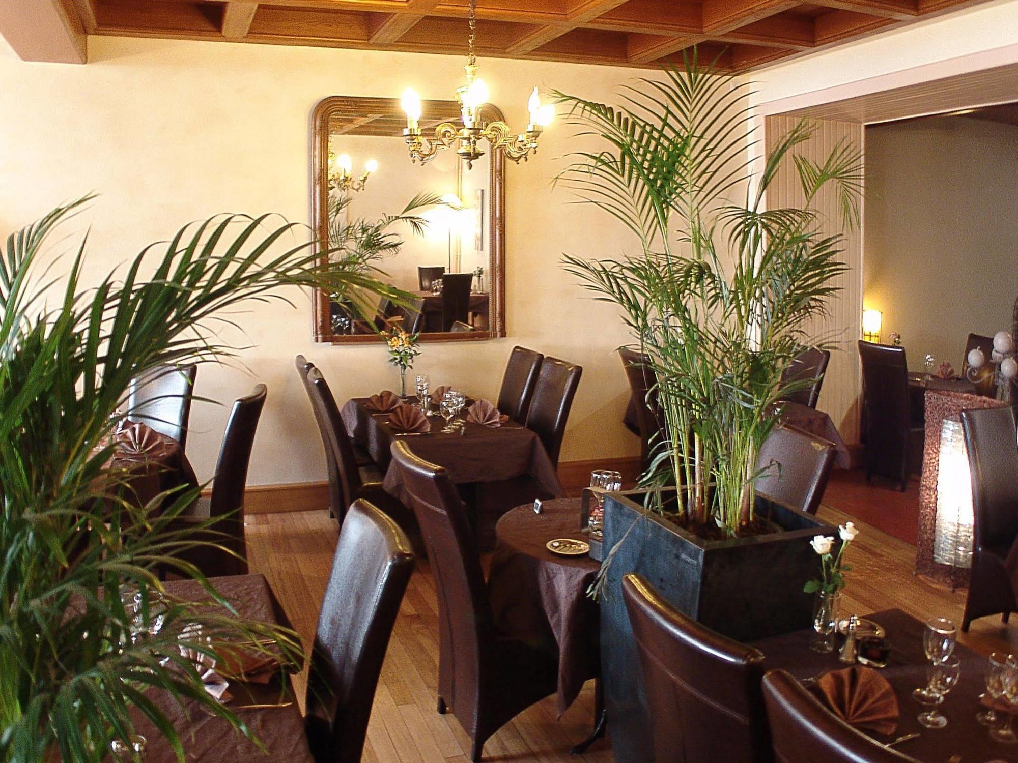 Logis L'Ecu De France Hotel Mauriac  Luaran gambar